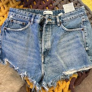 Zara jean shorts size 8